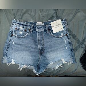 Abercrombie mom short high rise